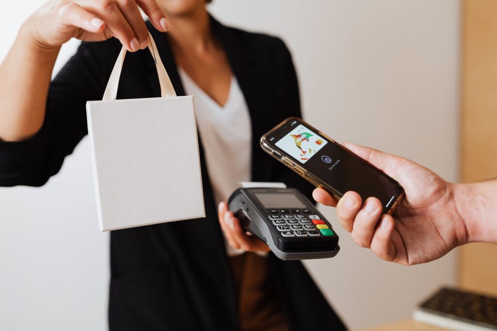 Apple Pay і Google Pay в Україні: налаштування і безпека Apple Pay і Google Pay в Україні: налаштування і безпека