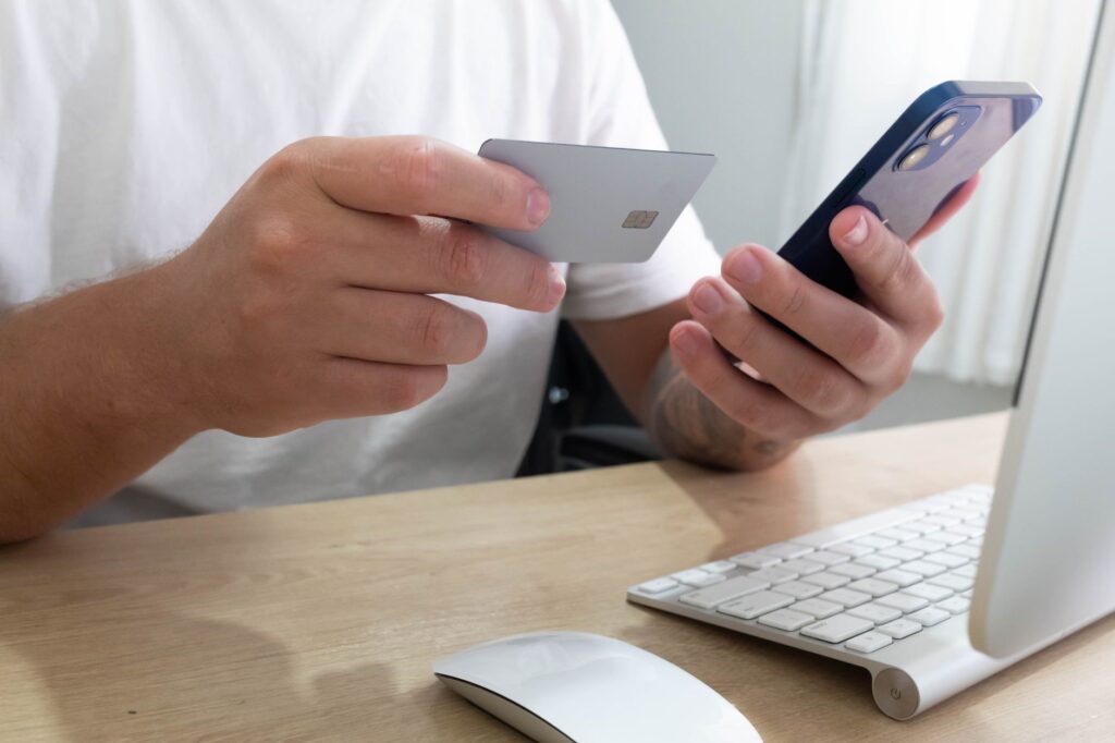 Wise чи Revolut: що краще для українців Wise чи Revolut: що краще для українців